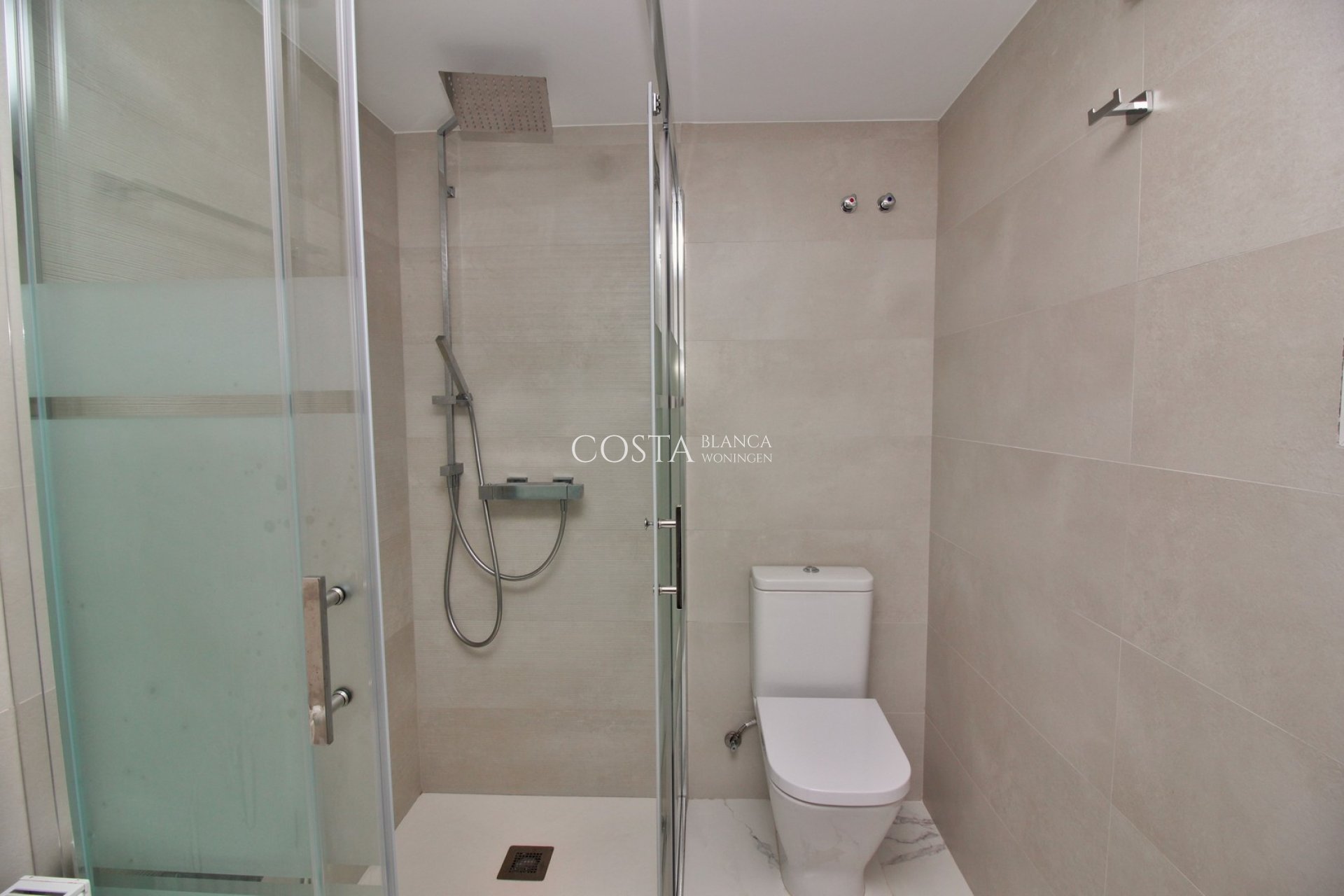 Resale - Villa -
Villamartín
