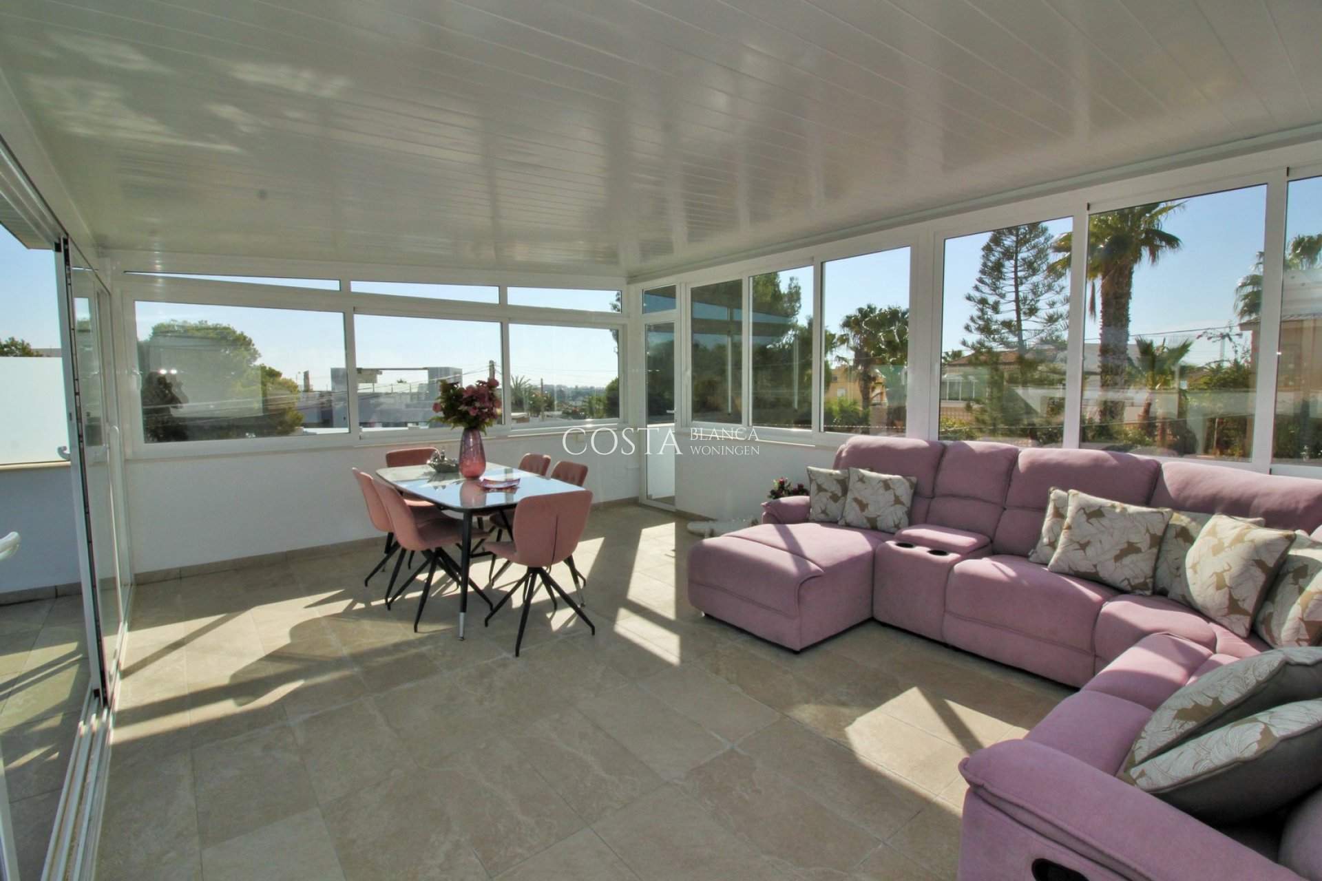 Resale - Villa -
Villamartín