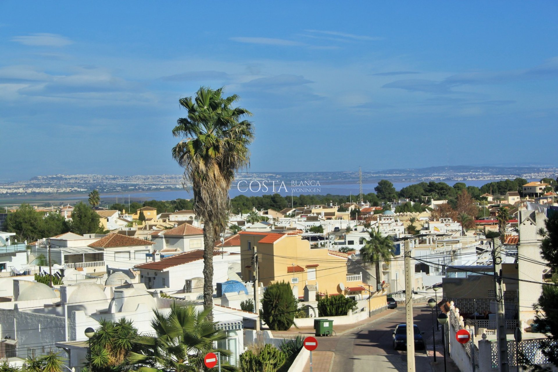 Resale - Villa -
Villamartín