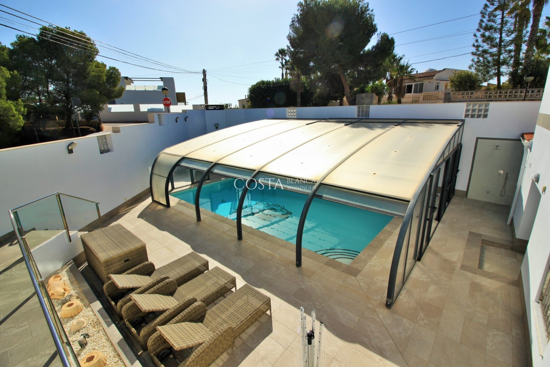 Resale - Villa -
Villamartín