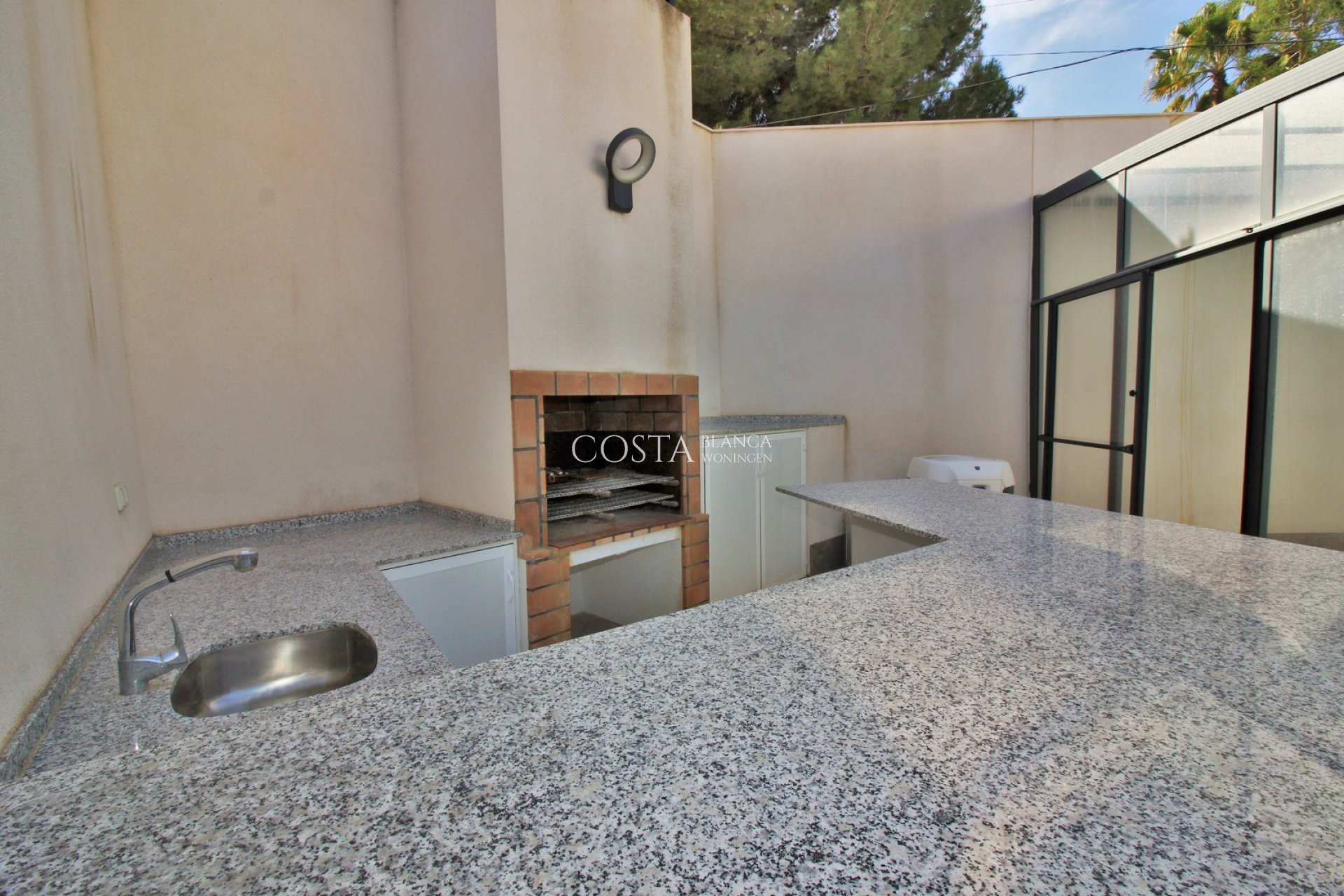 Resale - Villa -
Villamartín