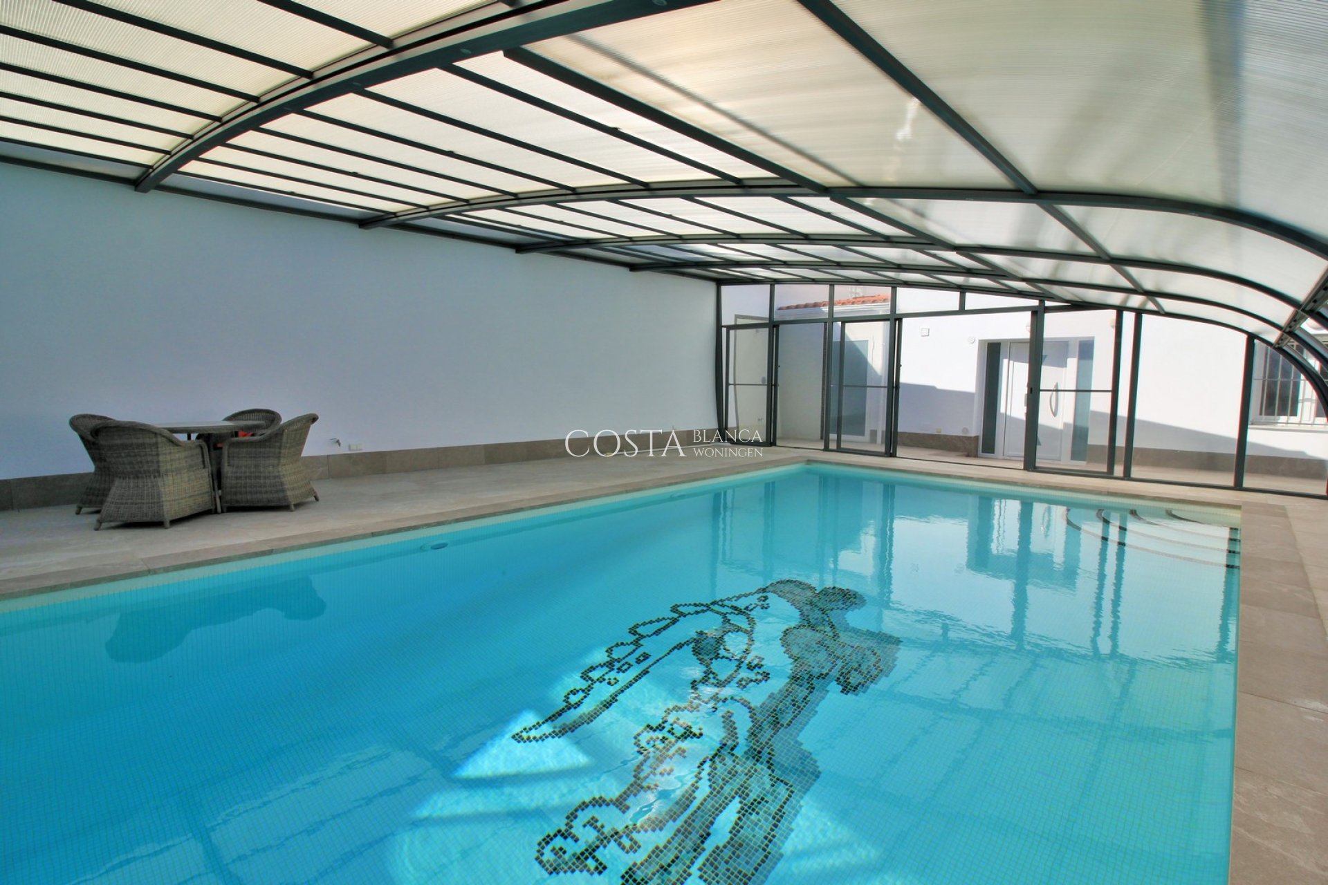 Resale - Villa -
Villamartín