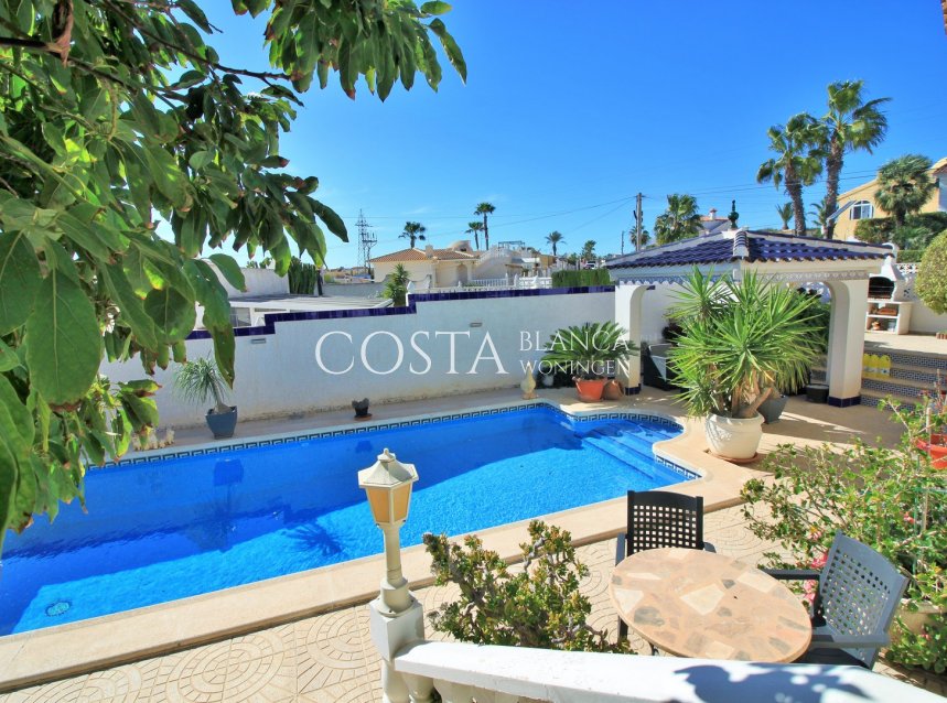 Resale - Villa -
Villamartín