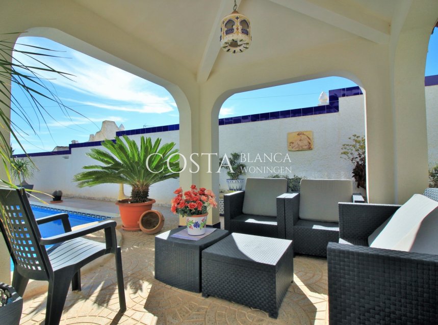 Resale - Villa -
Villamartín