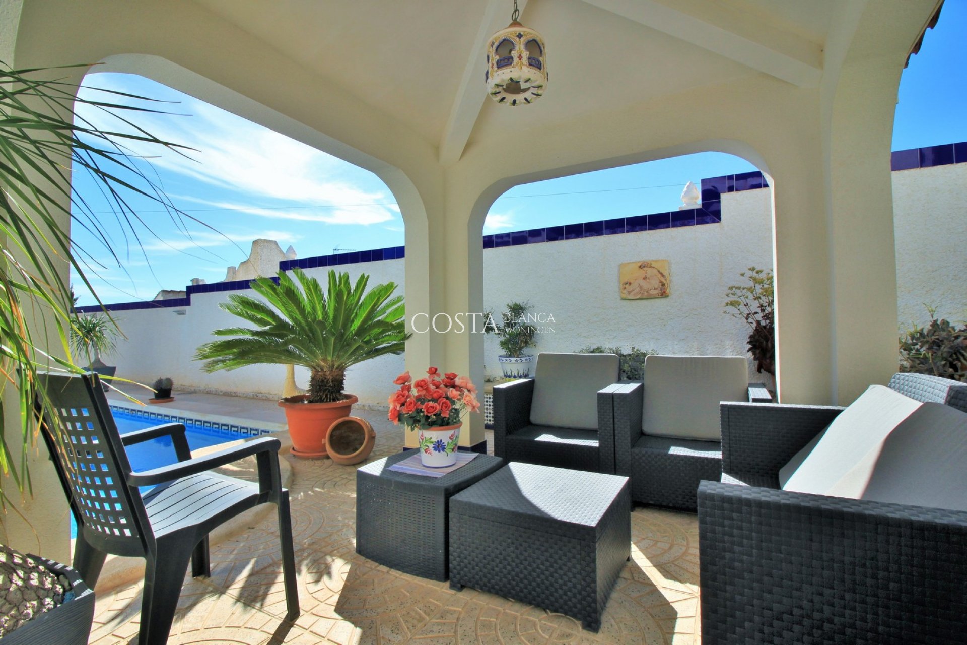 Resale - Villa -
Villamartín