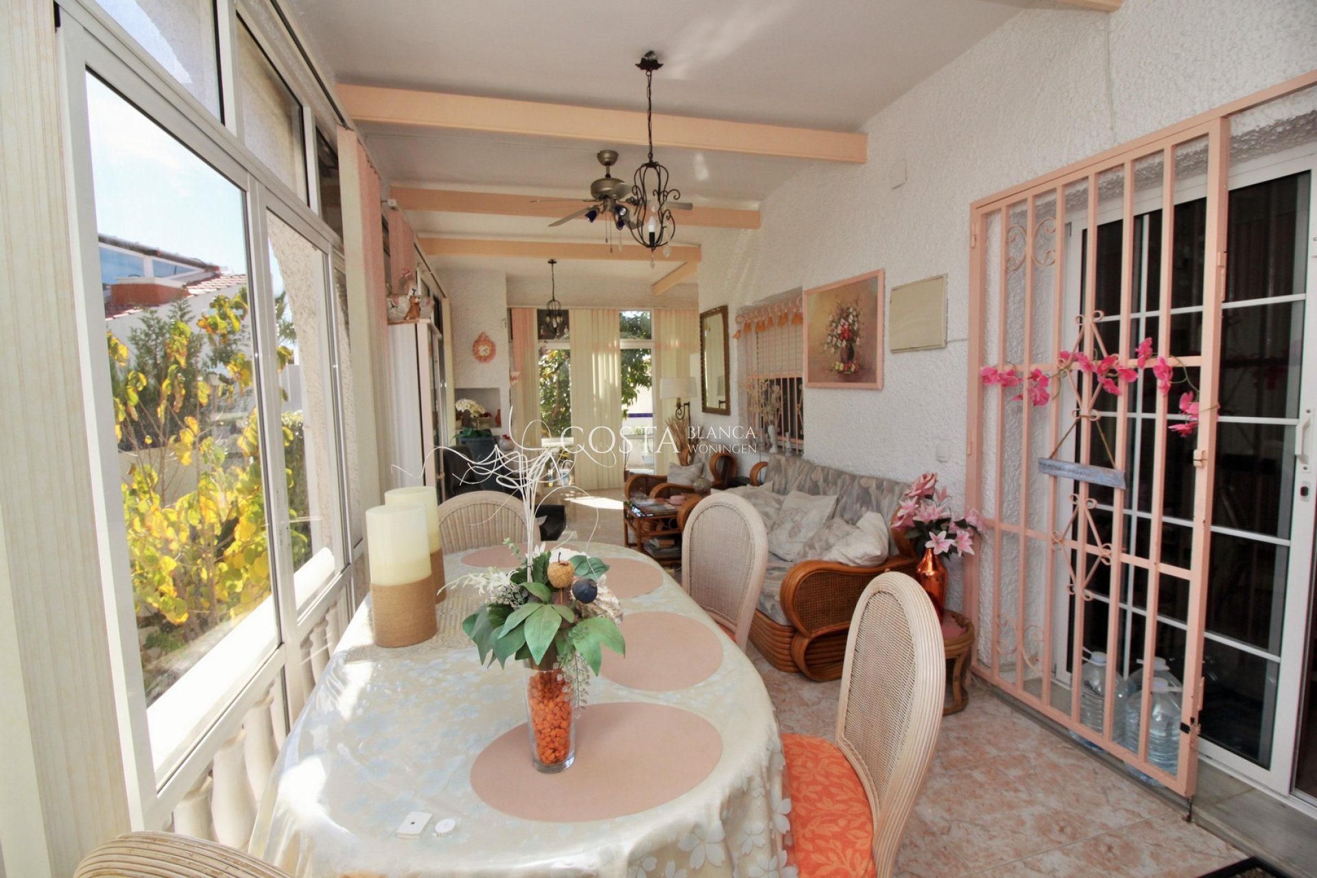 Resale - Villa -
Villamartín