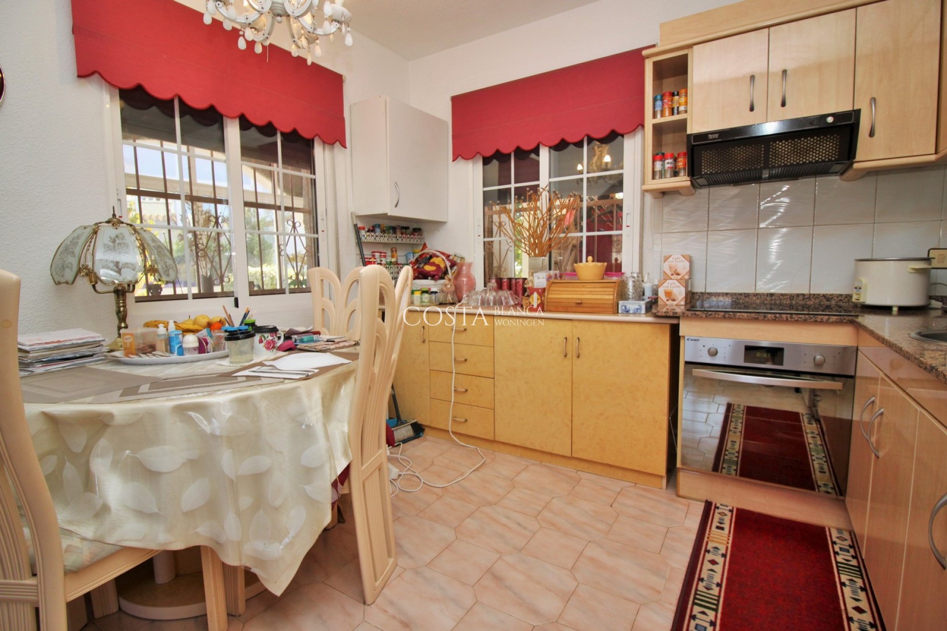 Resale - Villa -
Villamartín