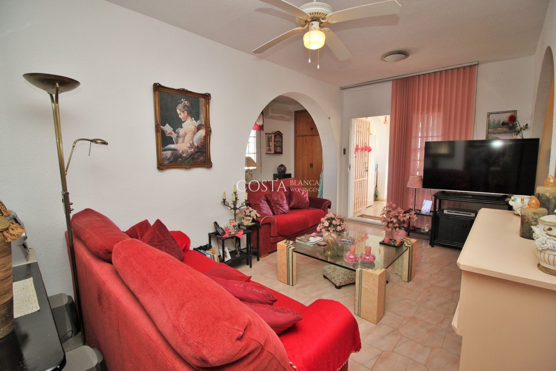 Resale - Villa -
Villamartín