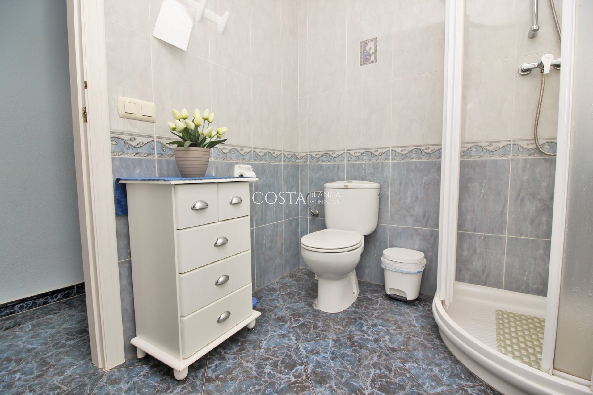 Resale - Villa -
Villamartín