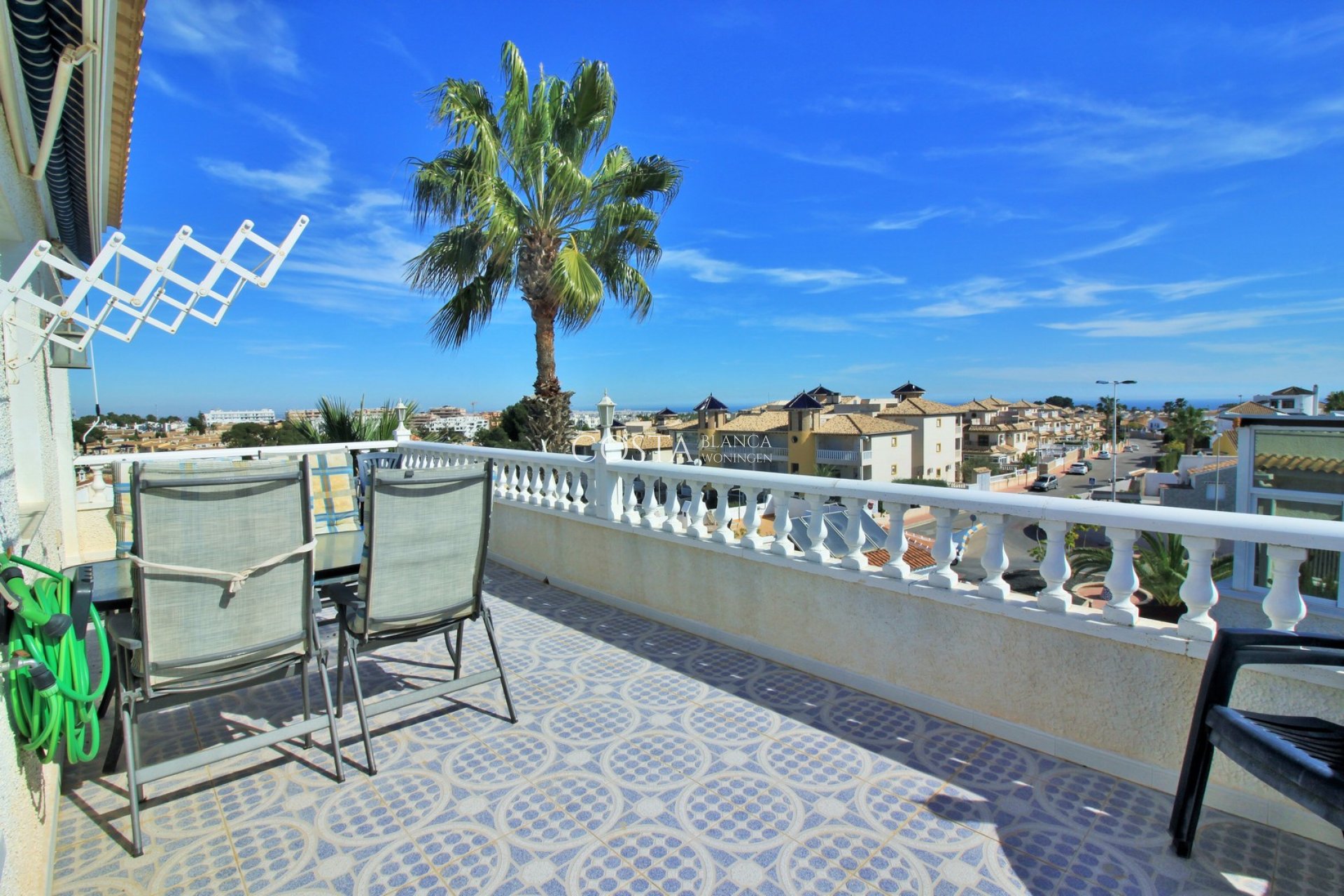 Resale - Villa -
Villamartín