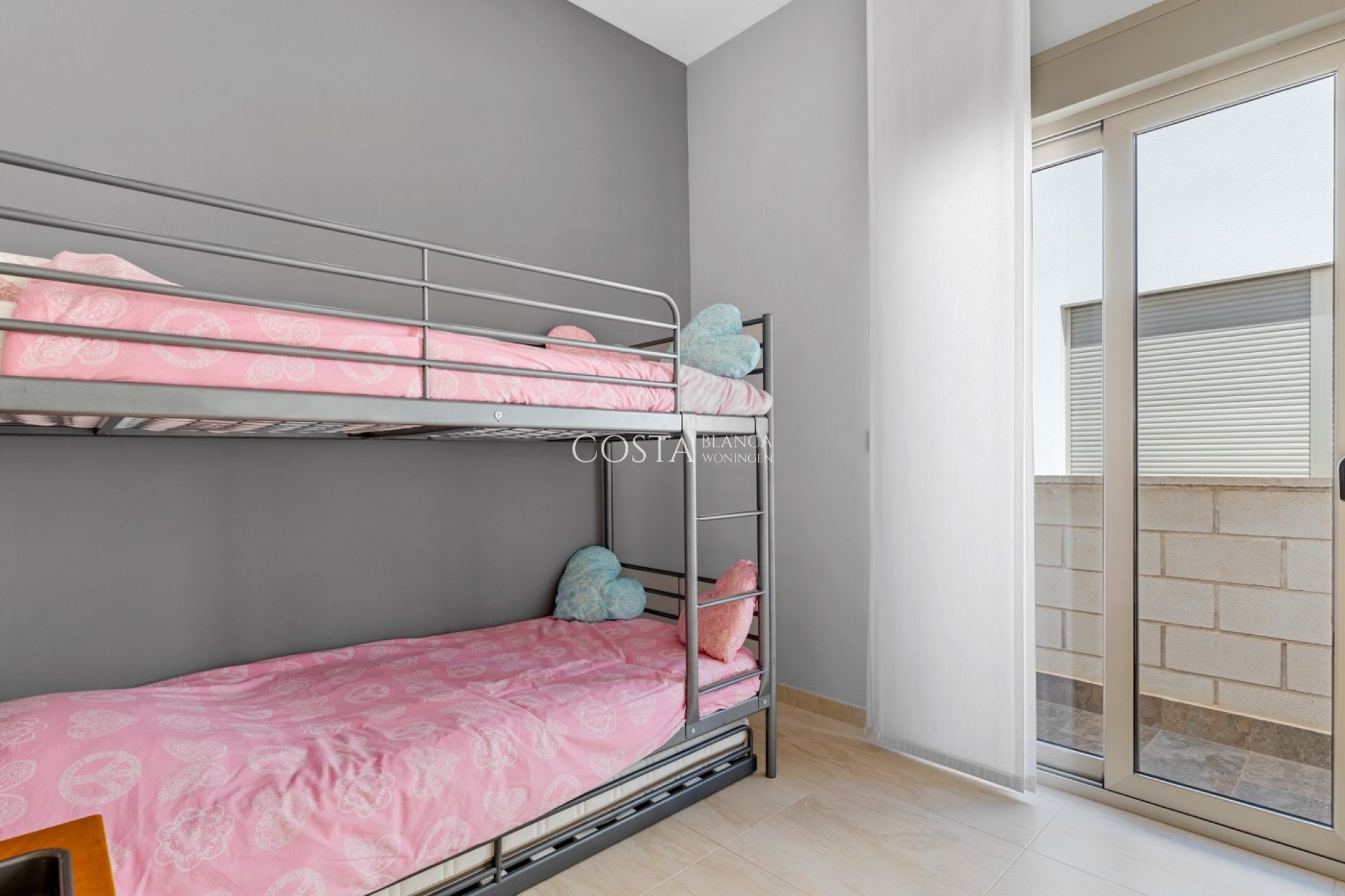 Resale - Villa -
Villamartín