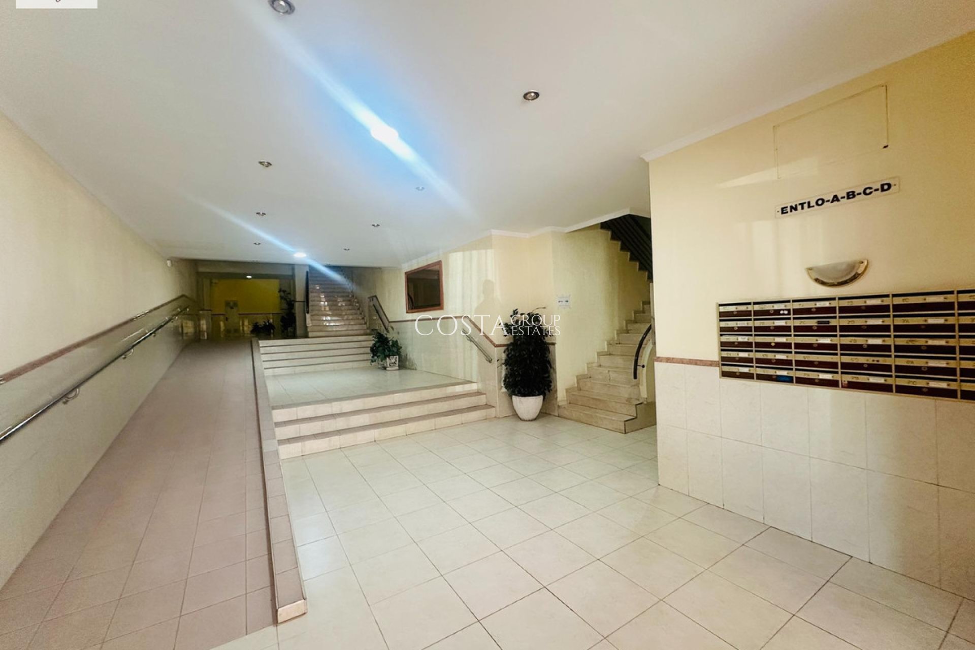 Revente - Apartments -
Alicante - Alicante Centro