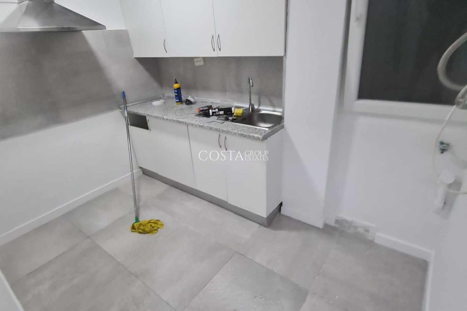 Revente - Apartments -
Alicante - Alicante Centro