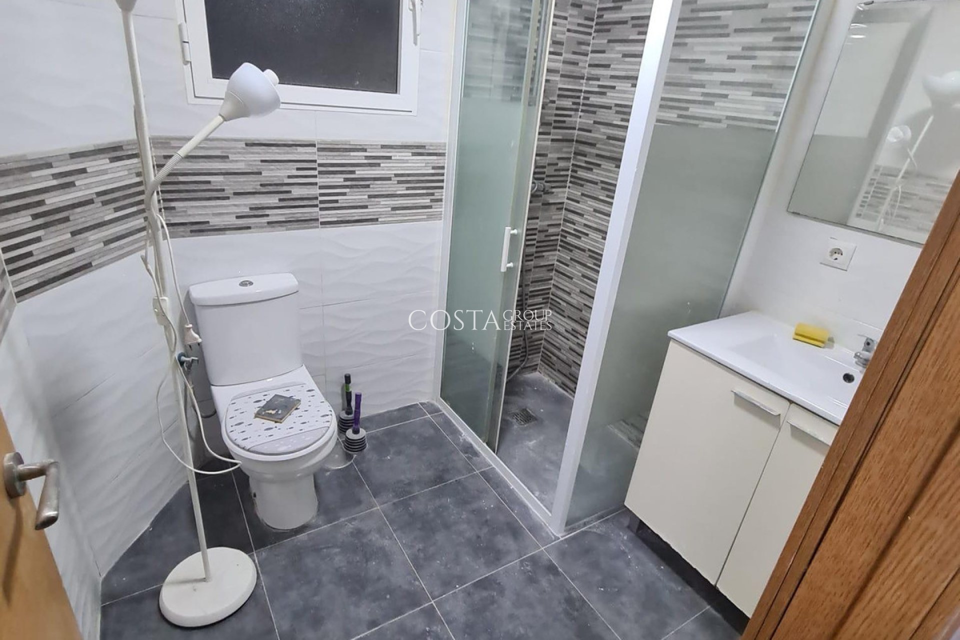 Revente - Apartments -
Alicante - Alicante Centro