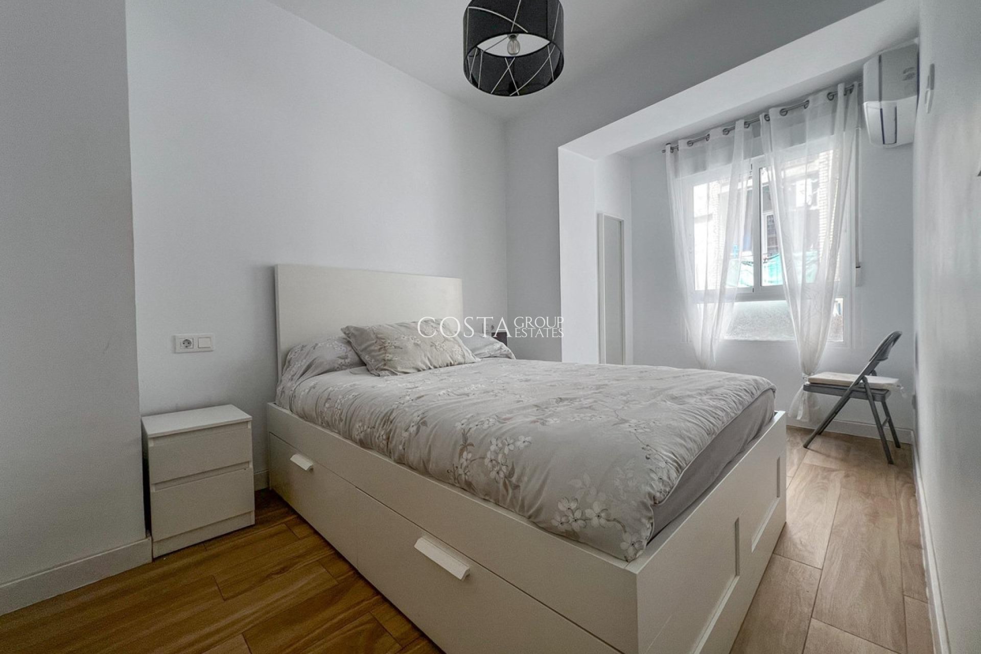 Revente - Apartments -
Alicante - Alicante Centro