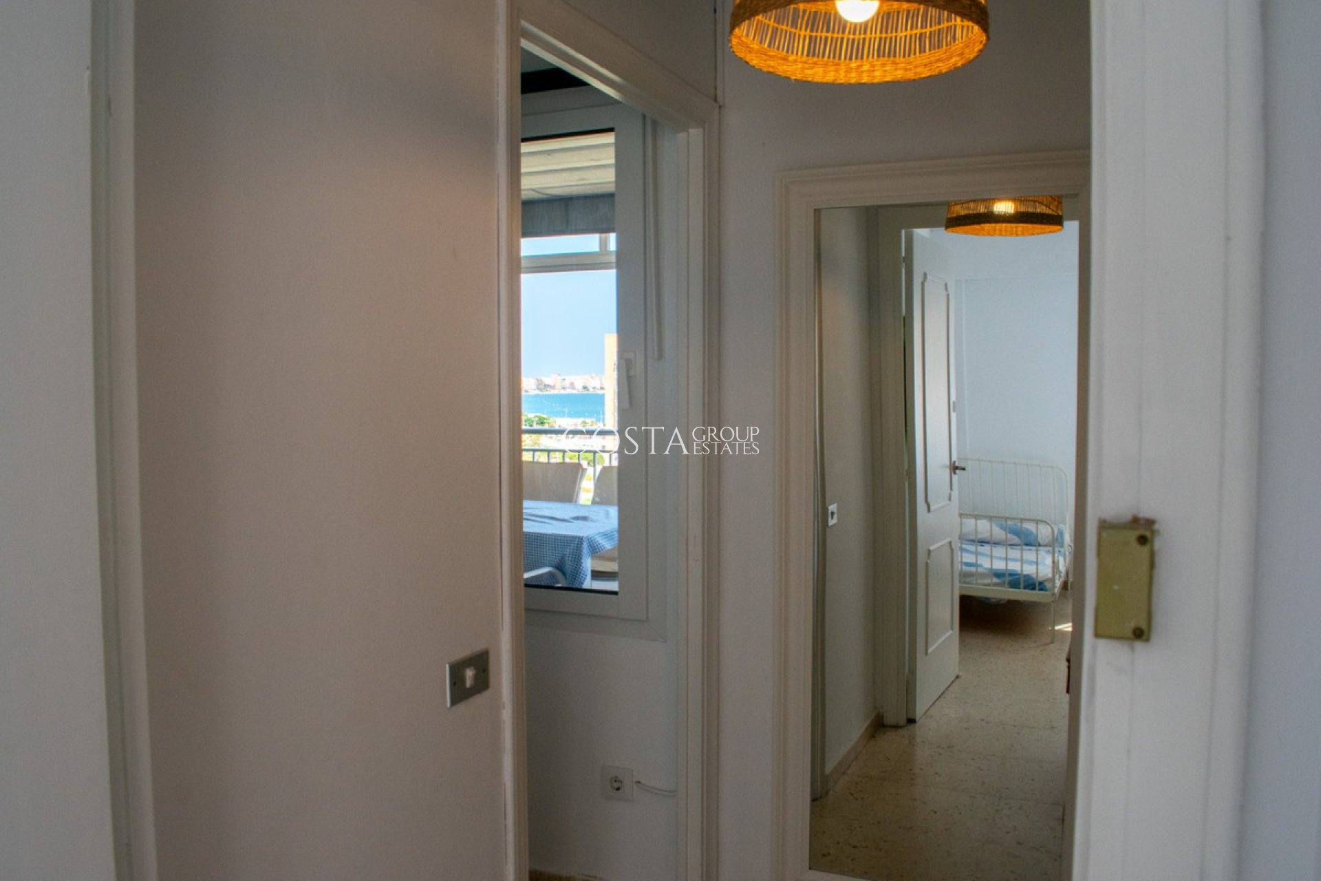 Revente - Apartments -
Alicante - Alicante Centro