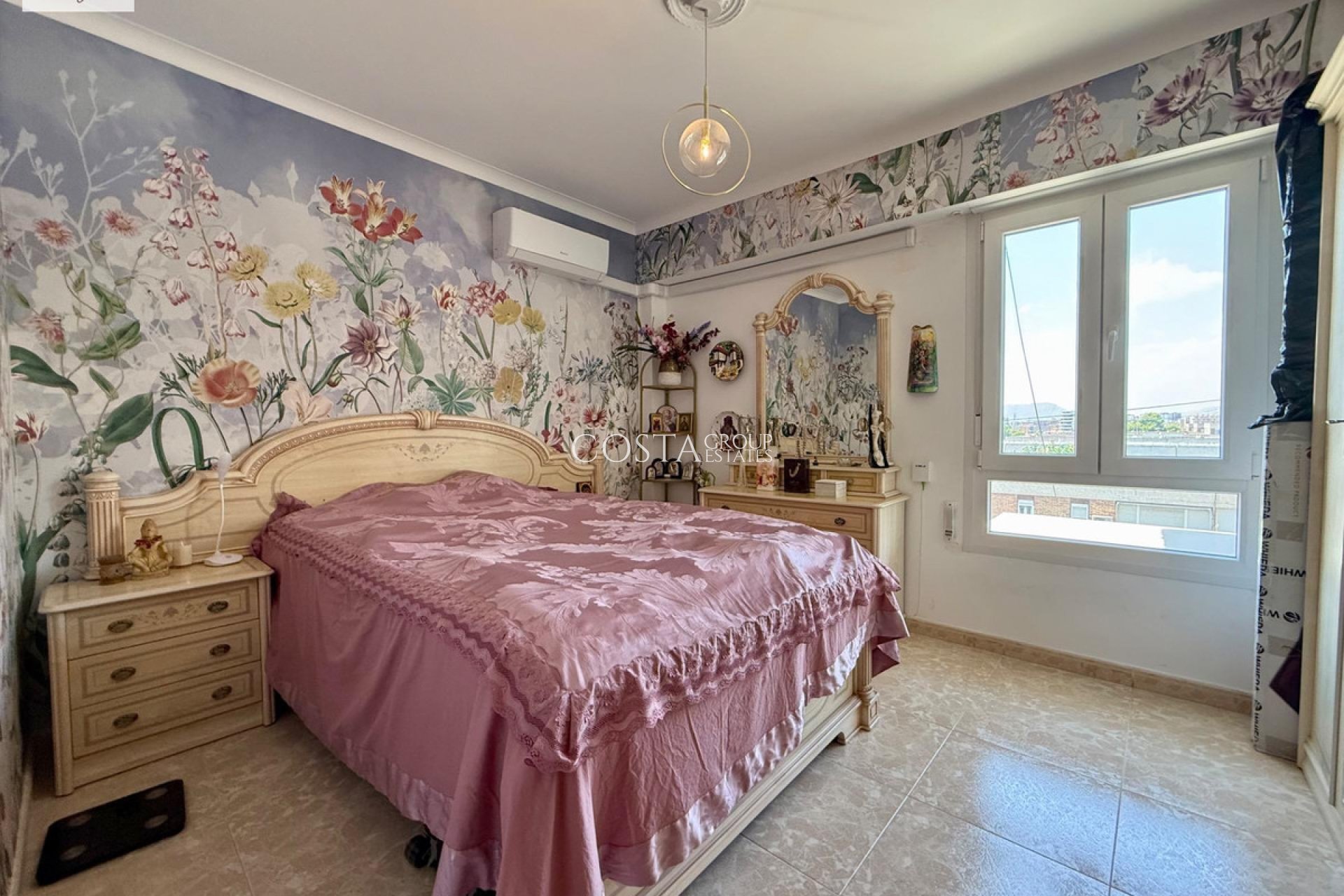 Revente - Apartments -
Alicante - Alicante Centro