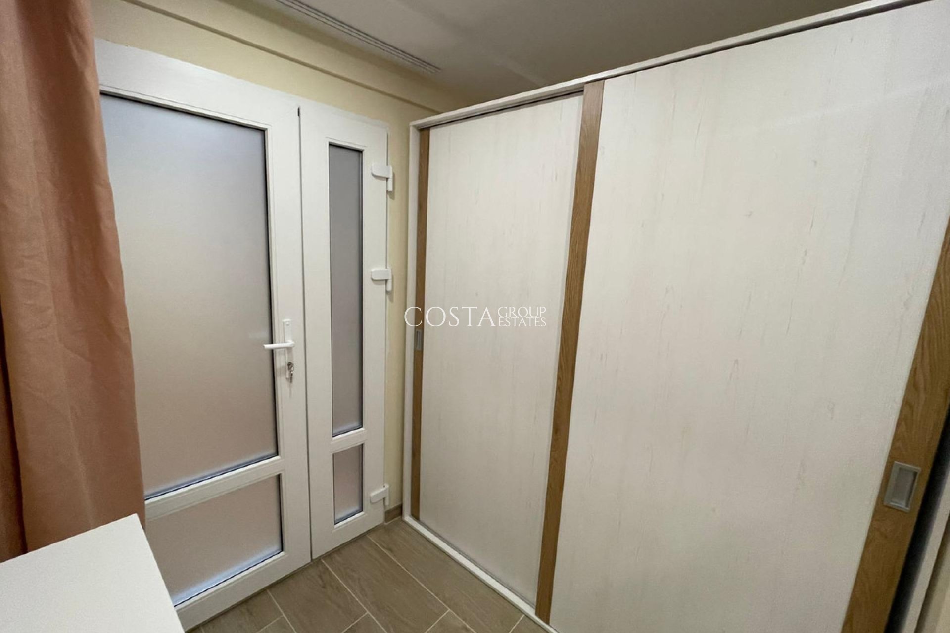 Revente - Apartments -
Alicante - Alicante Centro