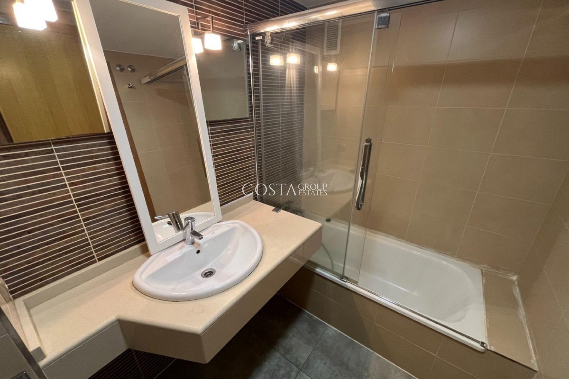 Revente - Apartments -
Alicante - Alicante Centro