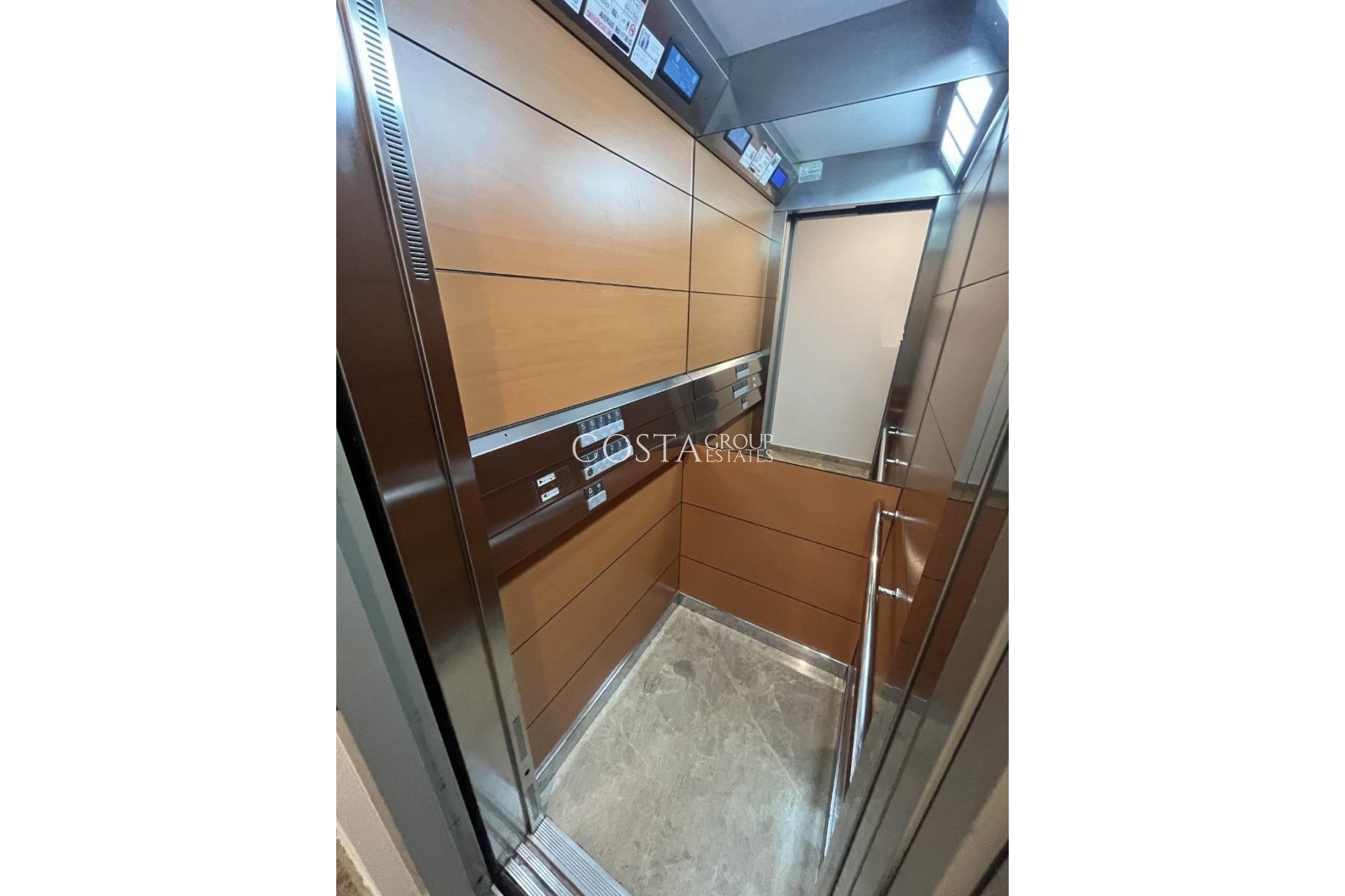 Revente - Apartments -
Alicante - Alicante Centro