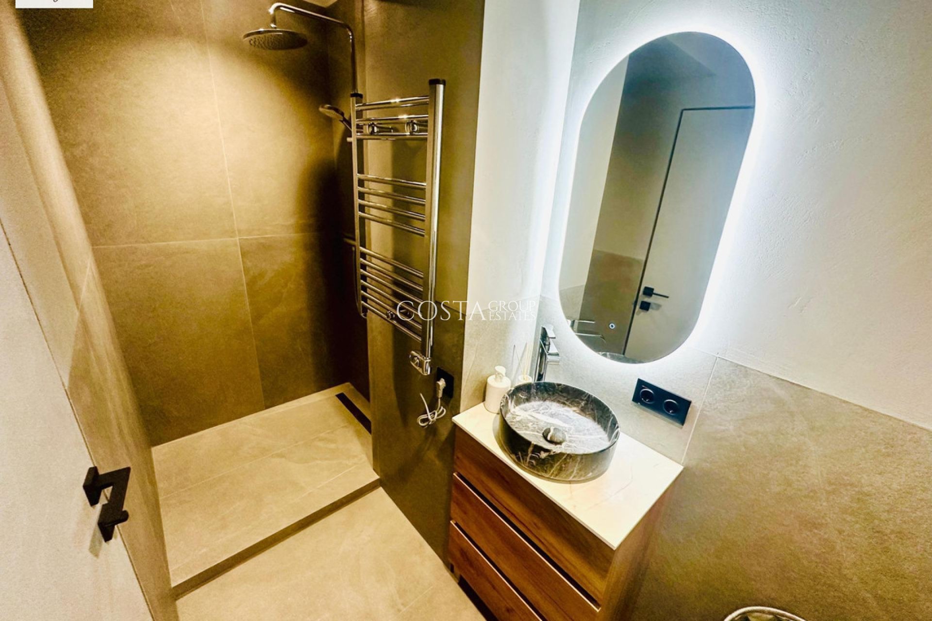 Revente - Apartments -
Alicante - Alicante Centro