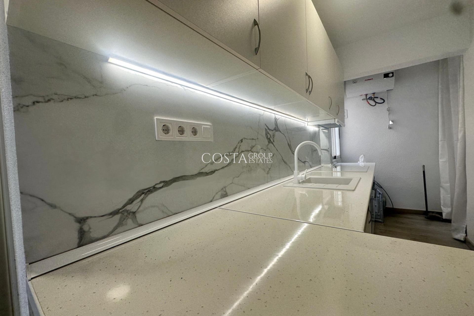 Revente - Apartments -
Alicante - Alicante Centro