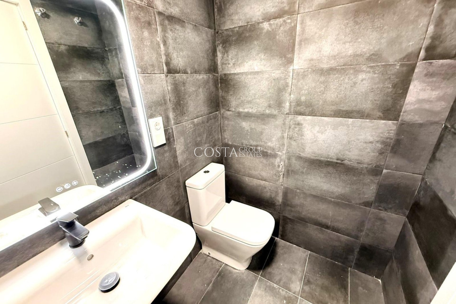 Revente - Apartments -
Alicante - Alicante Centro