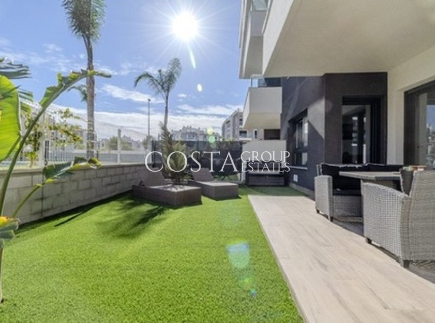 Revente - Apartments -
 - Las Filipinas