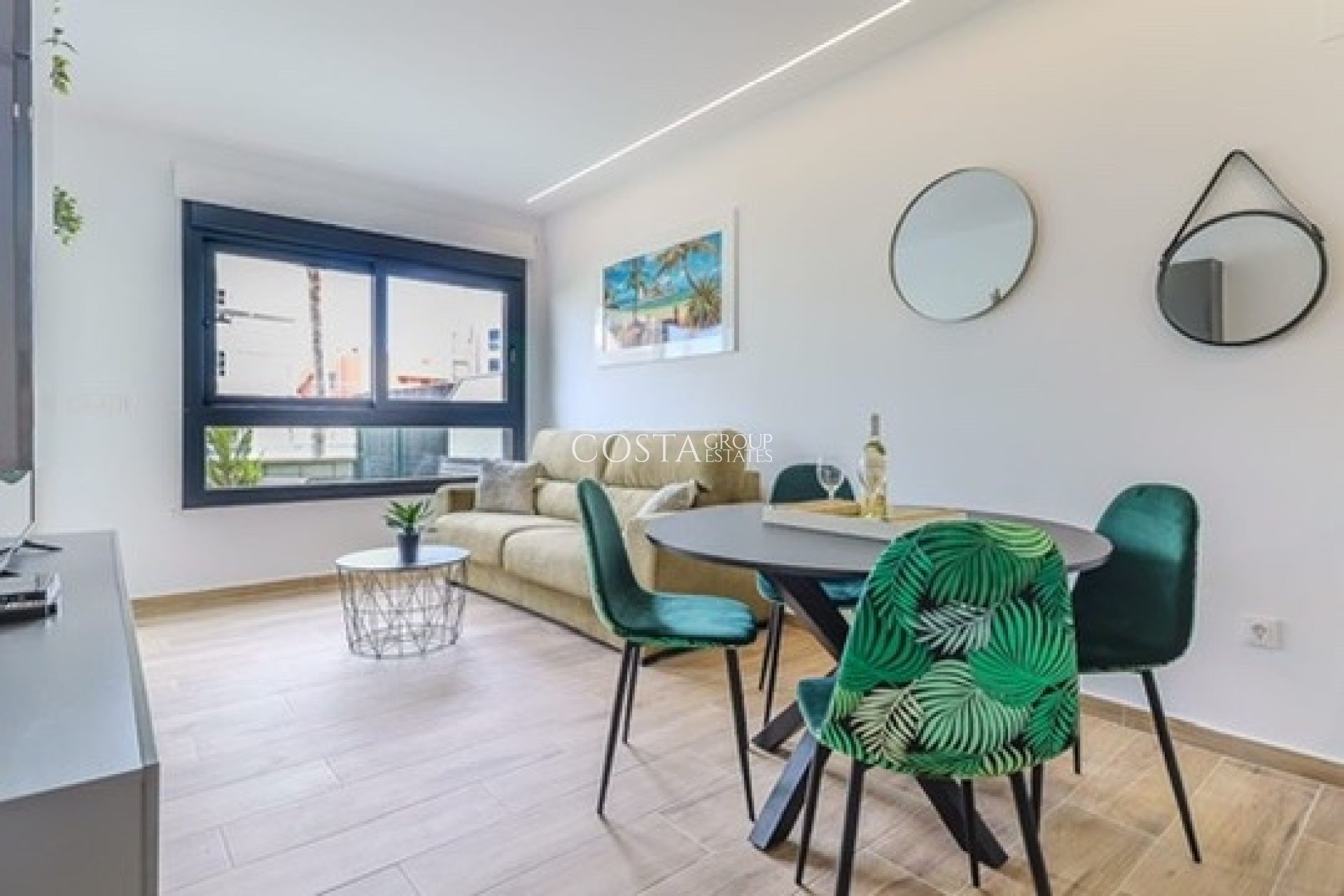 Revente - Apartments -
 - Las Filipinas