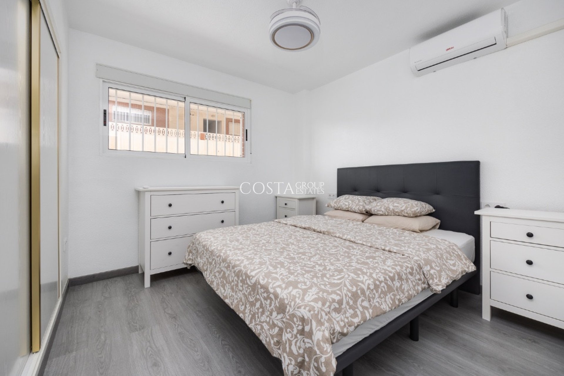 Revente - Apartments -
Orihuela Costa - Punta Prima