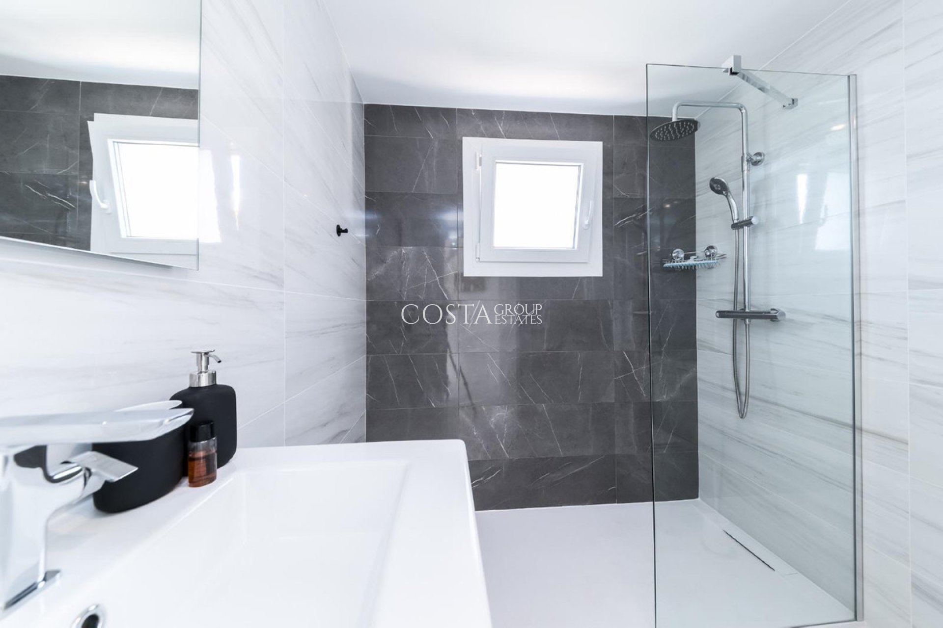 Revente - Apartments -
Orihuela Costa - Punta Prima