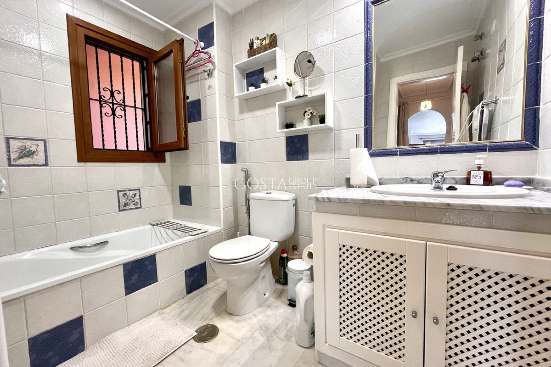 Revente - Apartments -
Orihuela Costa - Villamartin