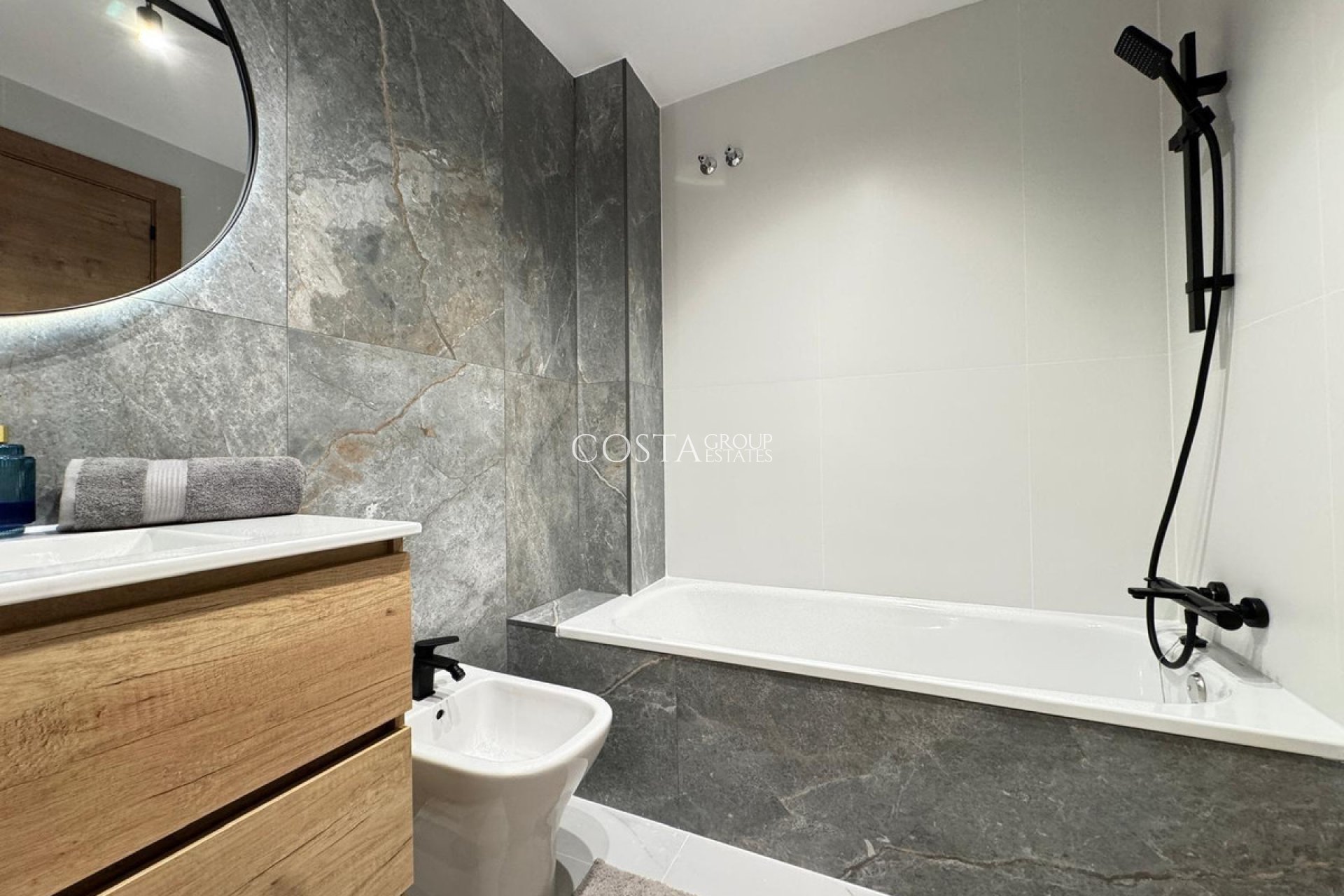 Revente - Apartments -
Torrevieja - Torrevieja Centro