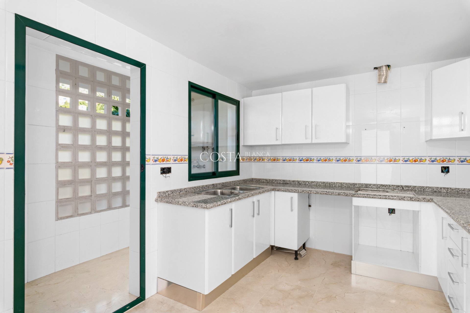 Revente - Appartement -
Altea