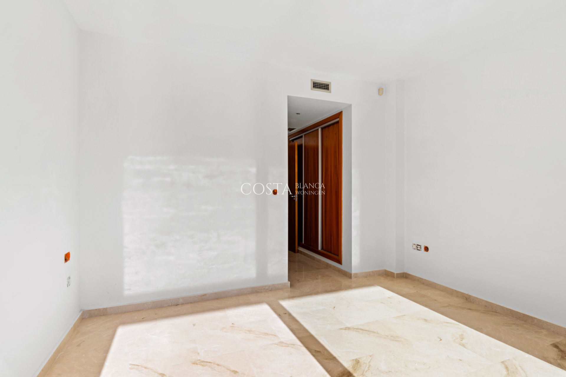 Revente - Appartement -
Altea