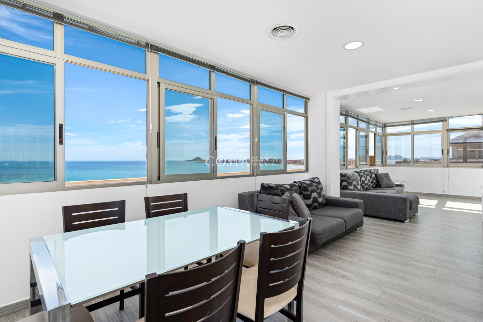 Revente - Appartement -
La Manga del Mar Menor