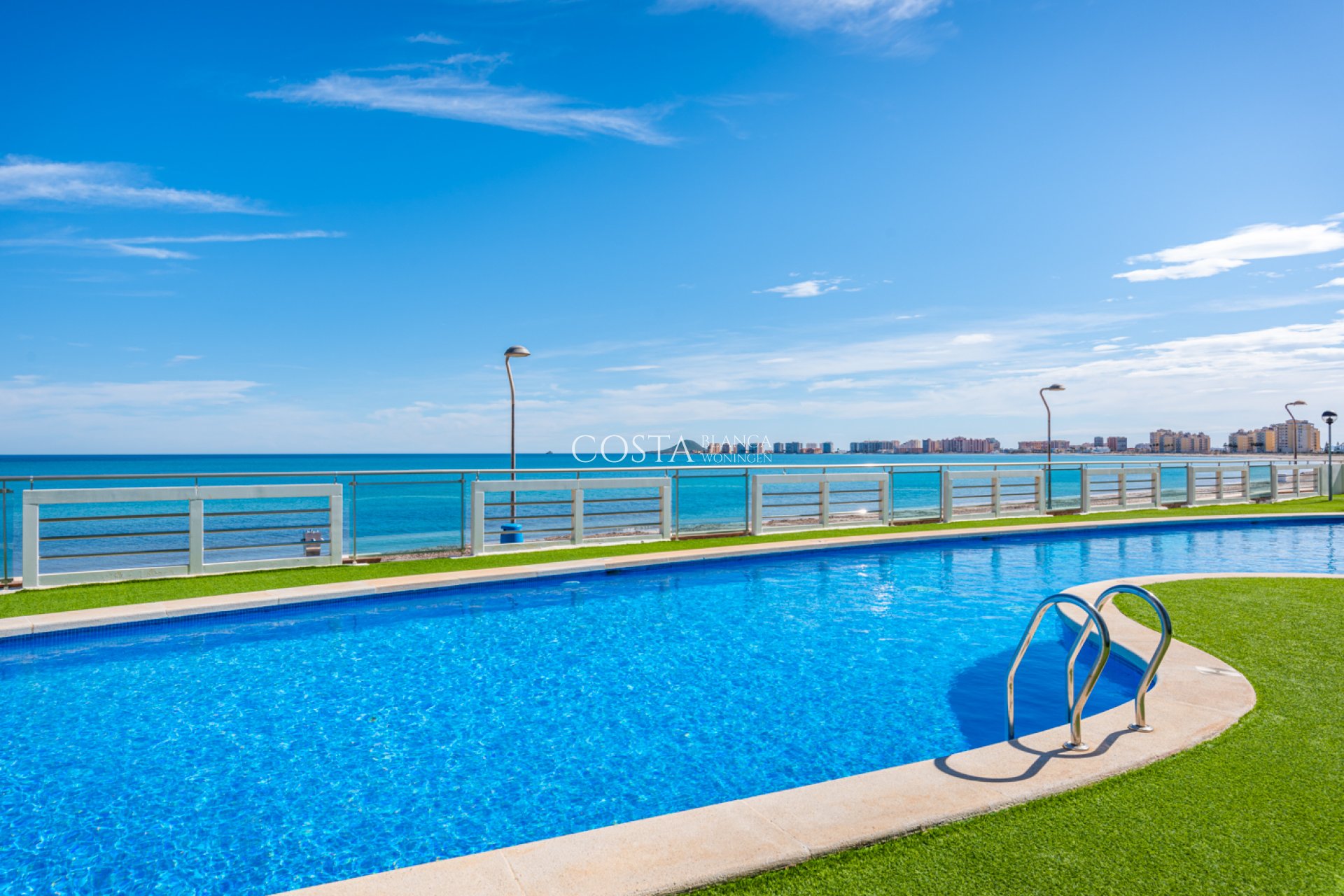 Revente - Appartement -
La Manga del Mar Menor
