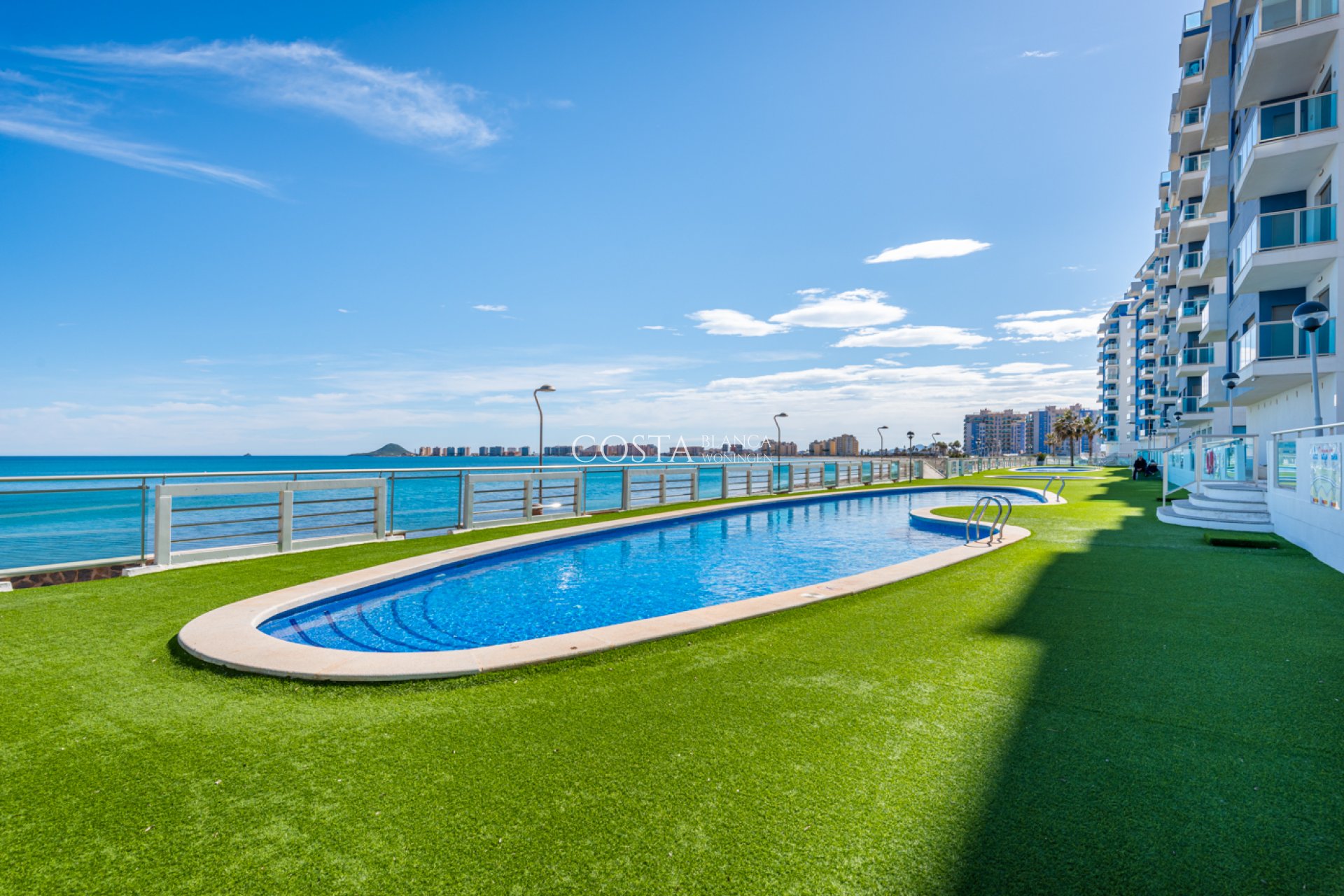 Revente - Appartement -
La Manga del Mar Menor