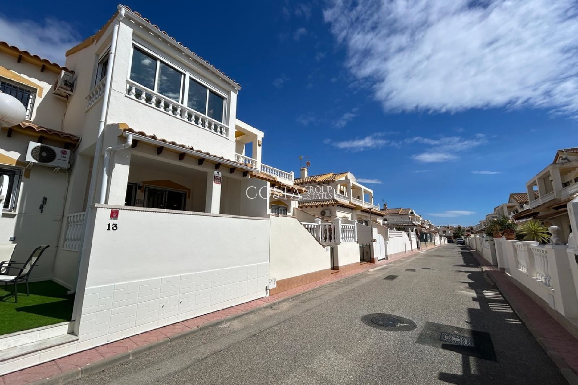 Revente - Maison -
Orihuela Costa - La Florida