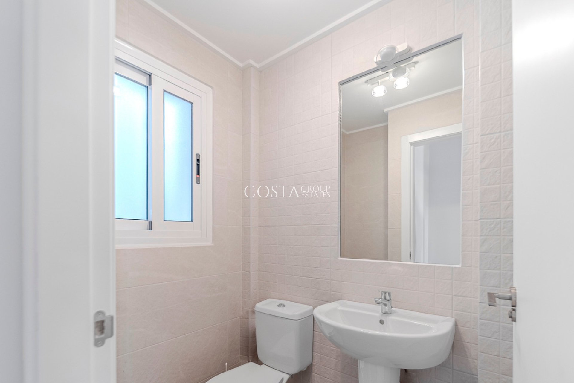 Revente - Maison -
Orihuela Costa - Los Balcones