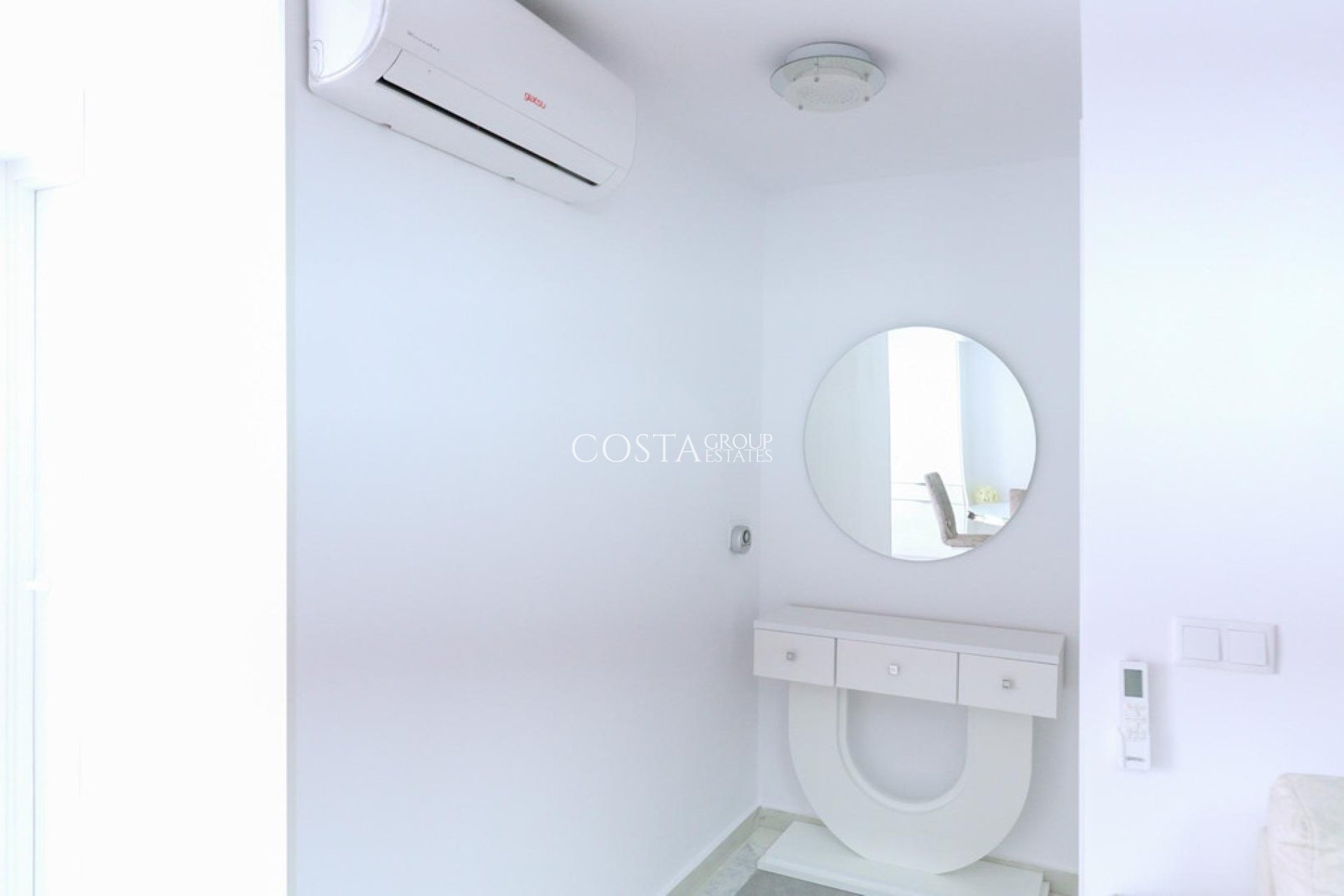 Revente - Maison -
Orihuela Costa - Punta Prima