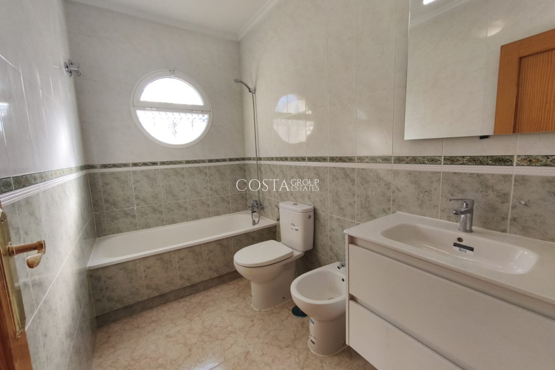 Revente - Maison -
Orihuela Costa - Punta Prima