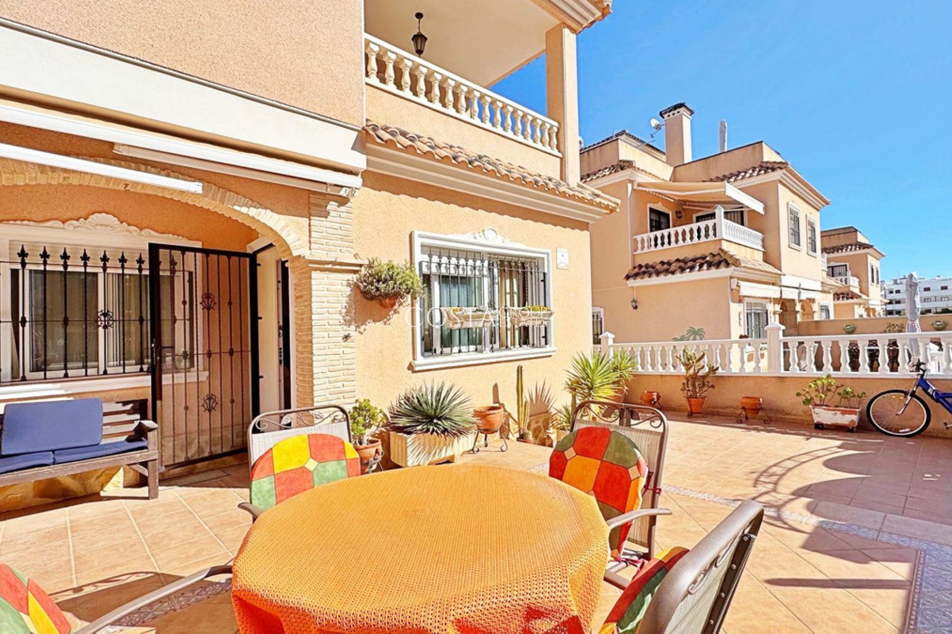 Revente - Maison -
Orihuela Costa - Villamartin