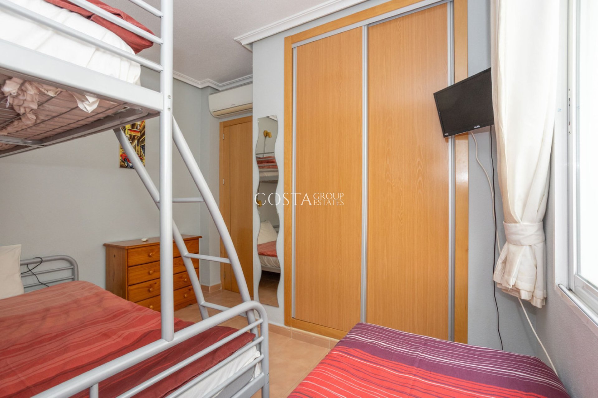 Revente - Maison -
Orihuela Costa - Villamartin