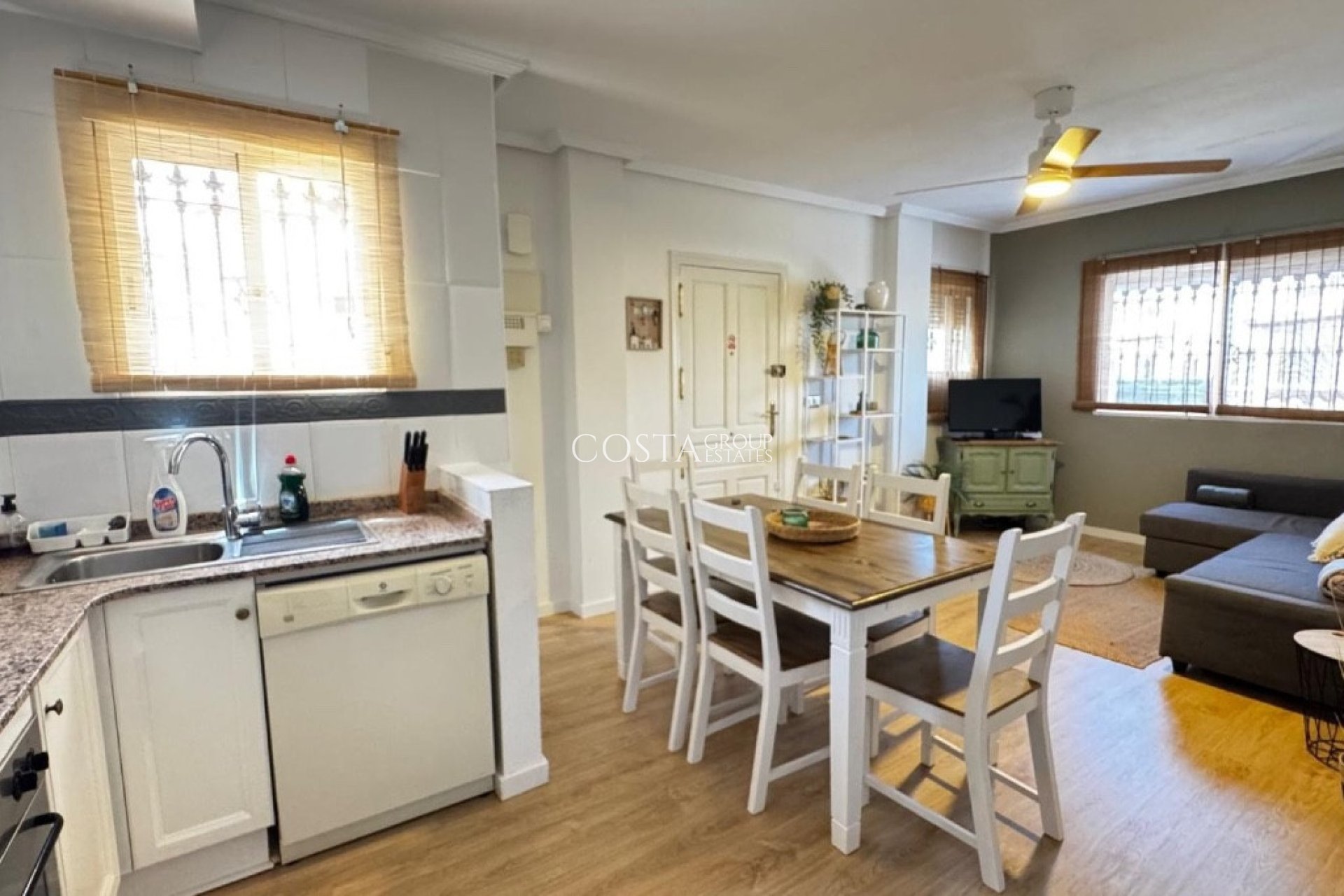 Revente - Maison -
Orihuela Costa - Villamartin