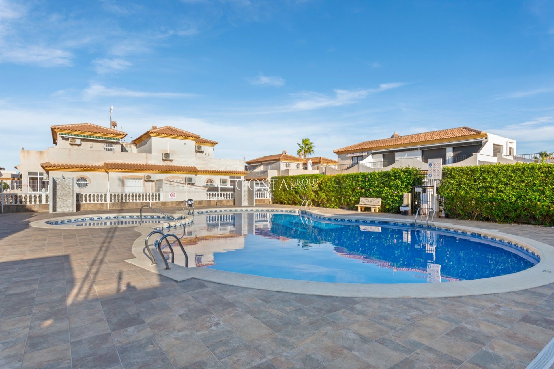 Revente - Maison -
Orihuela Costa
