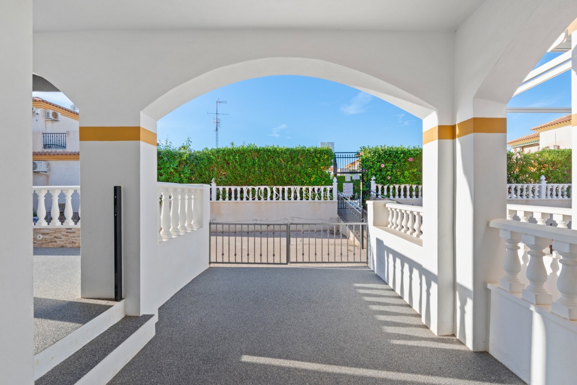Revente - Maison -
Orihuela Costa