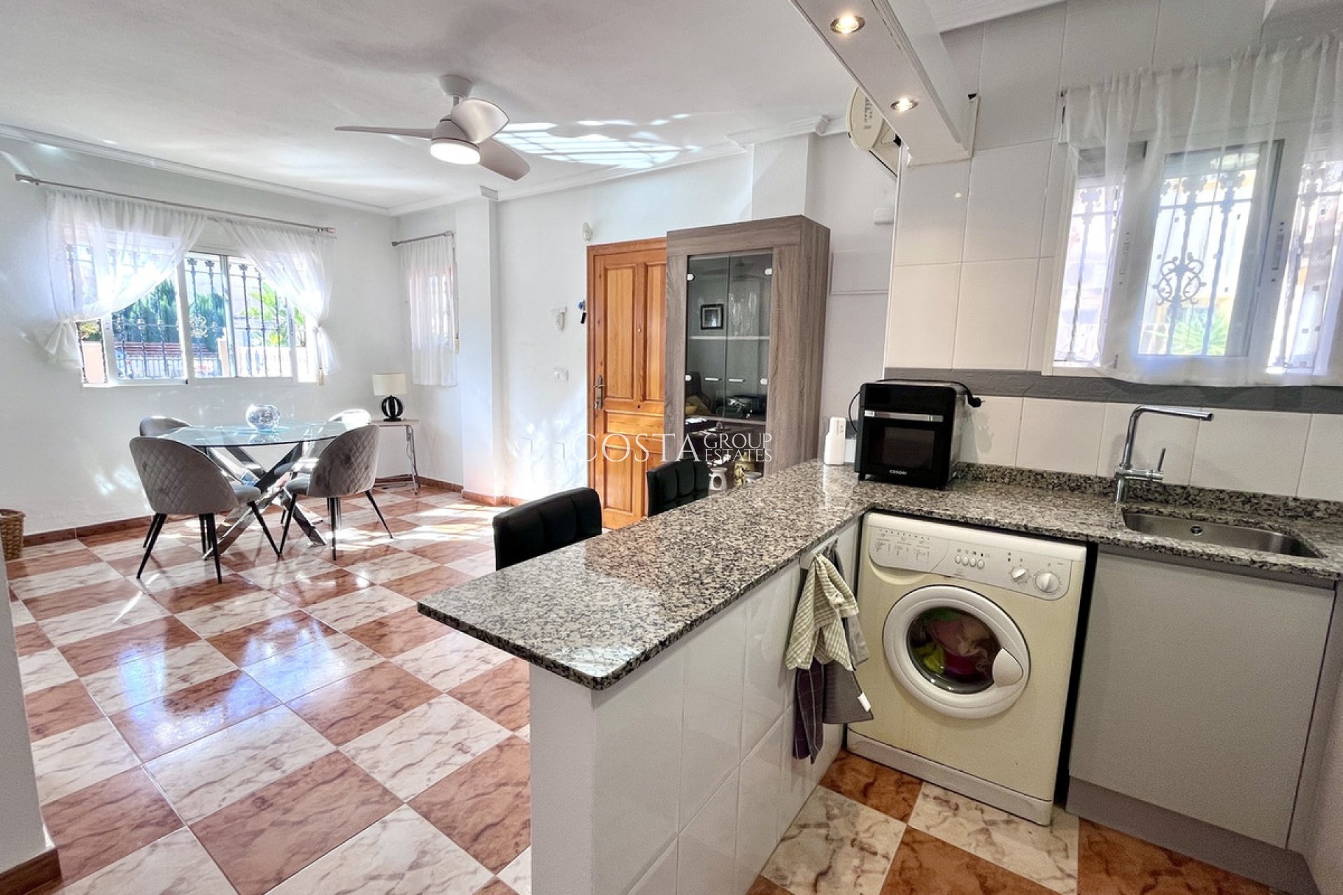 Revente - Maison -
Orihuela - La Zenia