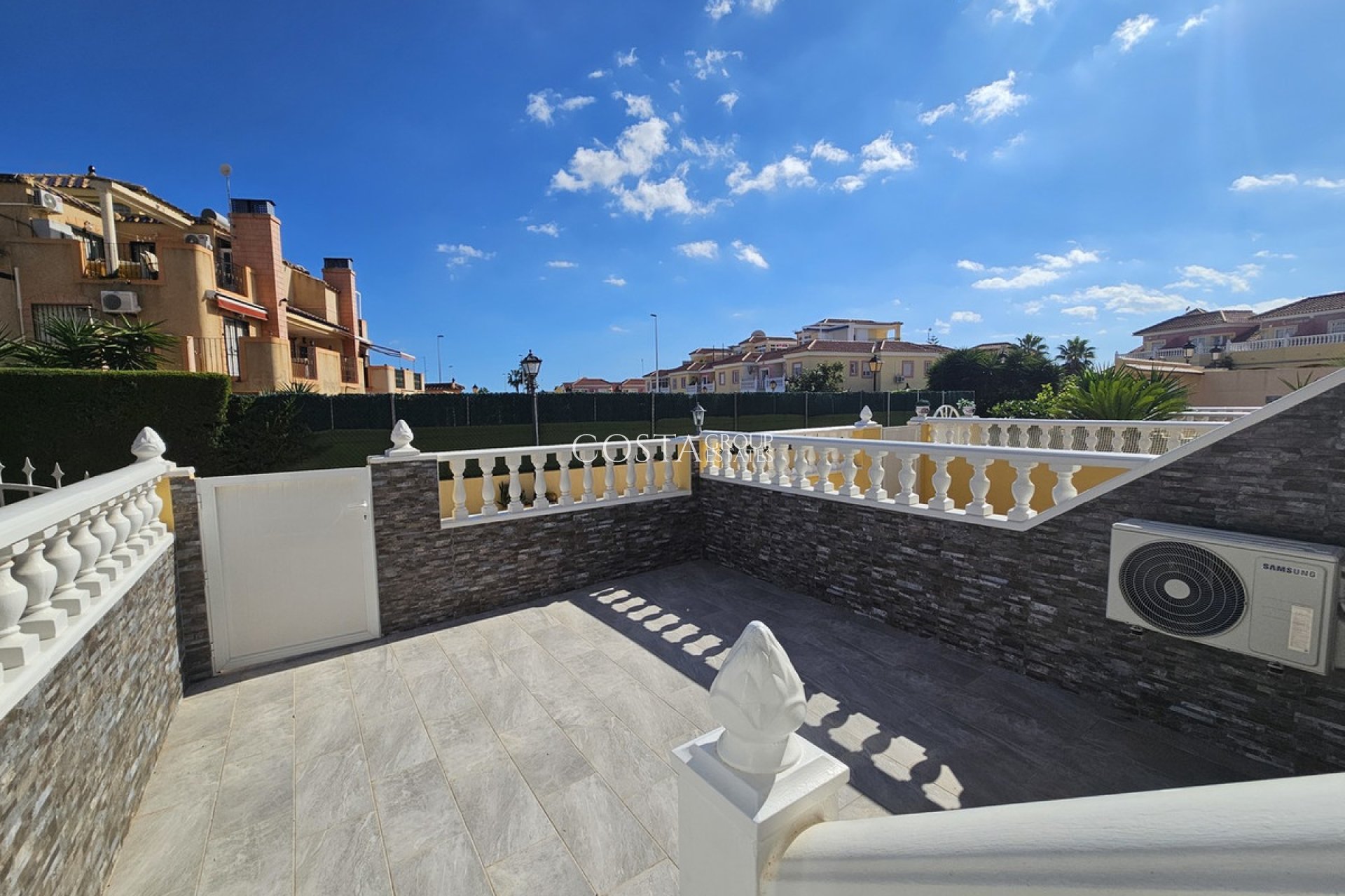 Revente - Maison -
Orihuela - La Zenia