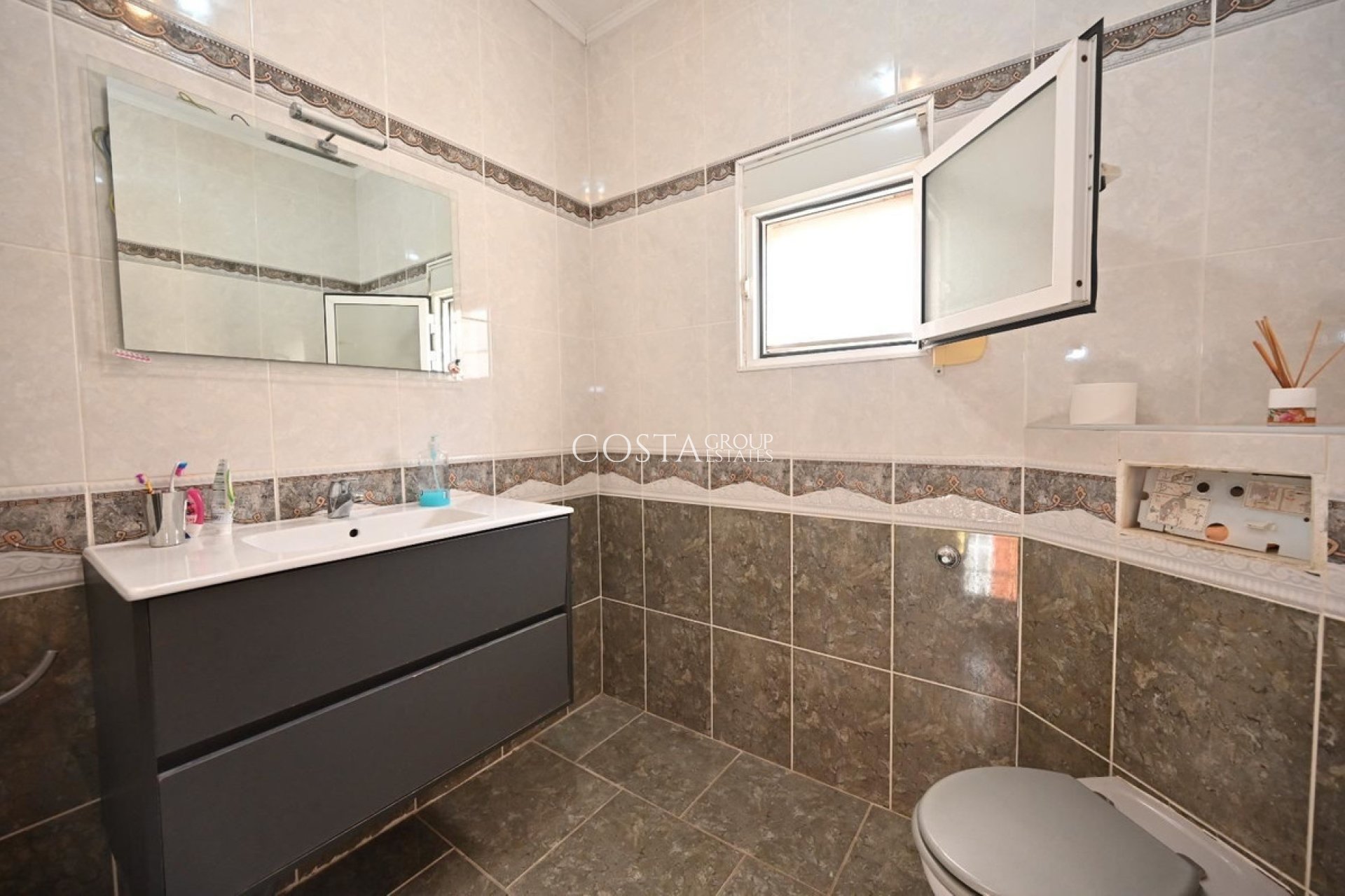 Revente - Maison -
Orihuela - Los Altos